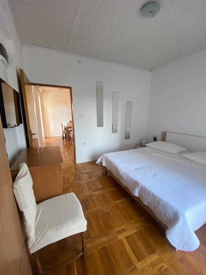 Duje & Roko Apartments シベニク エクステリア 写真