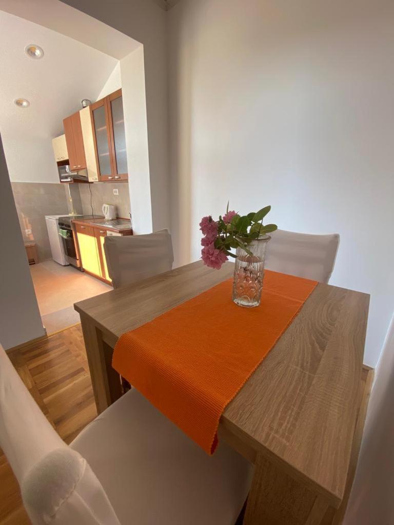 Duje & Roko Apartments シベニク エクステリア 写真