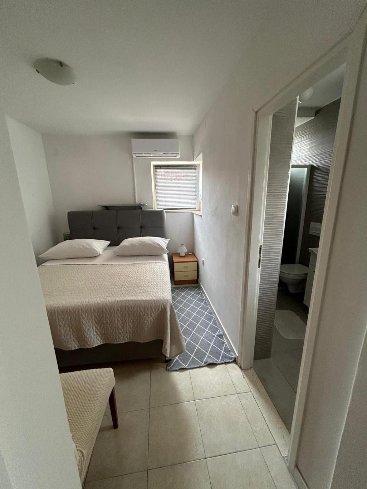 Duje & Roko Apartments シベニク エクステリア 写真