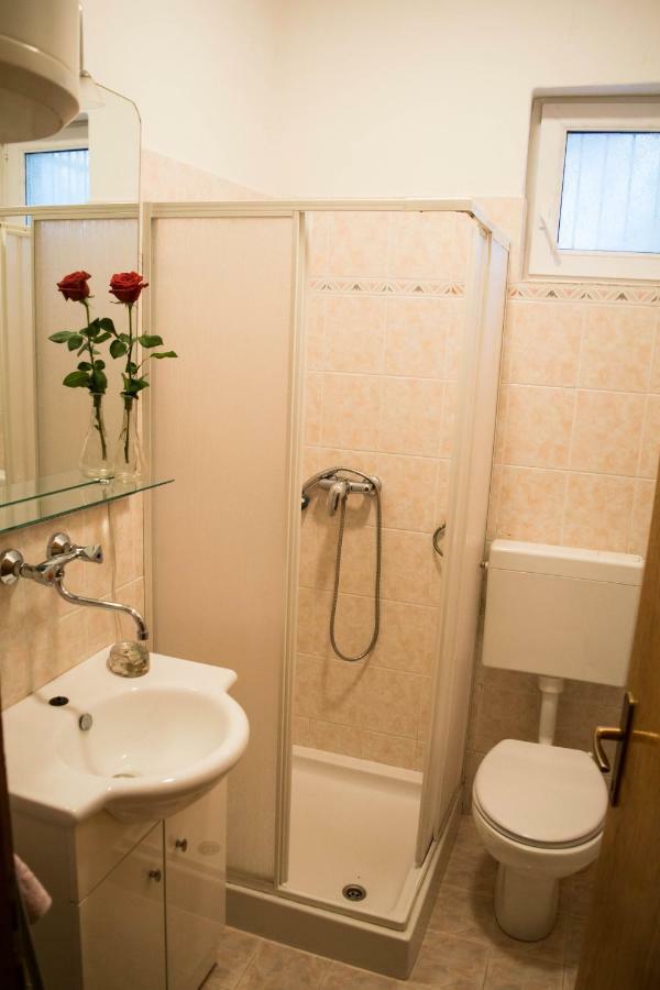 Duje & Roko Apartments シベニク エクステリア 写真